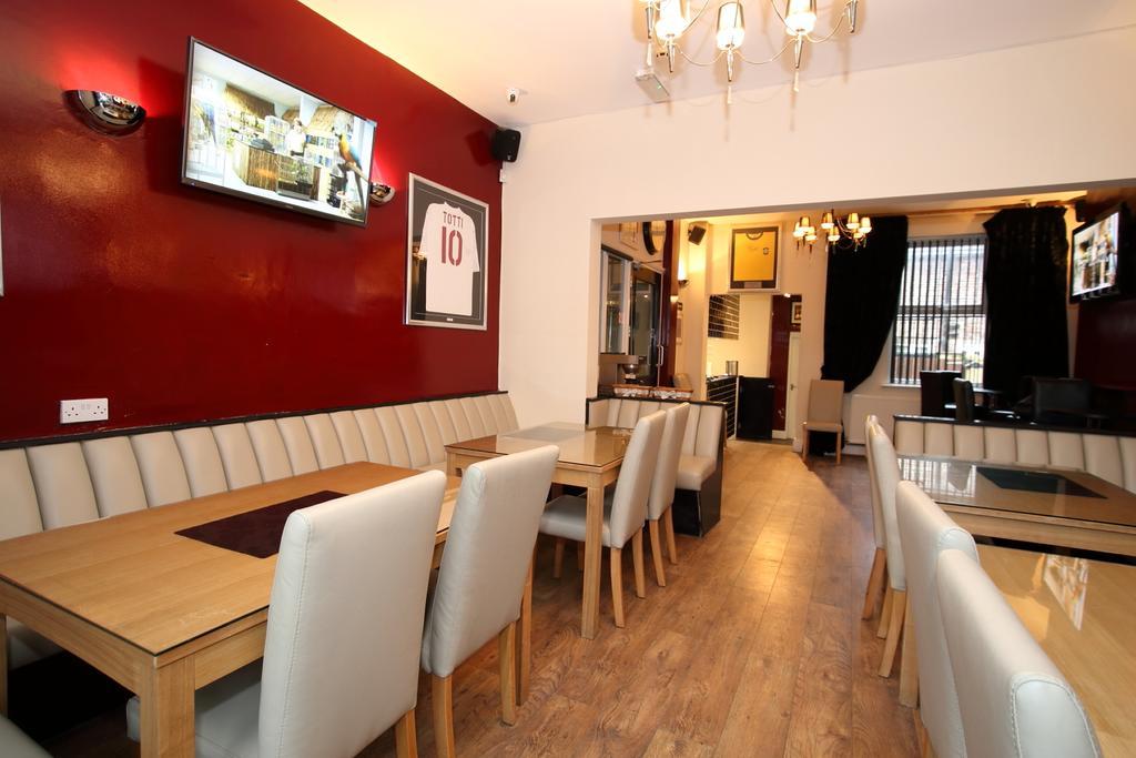 Soccer Suite Liverpool Extérieur photo