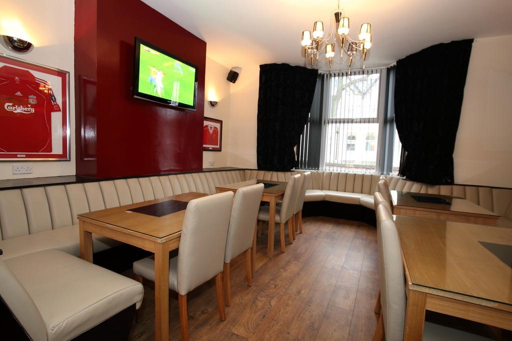 Soccer Suite Liverpool Extérieur photo
